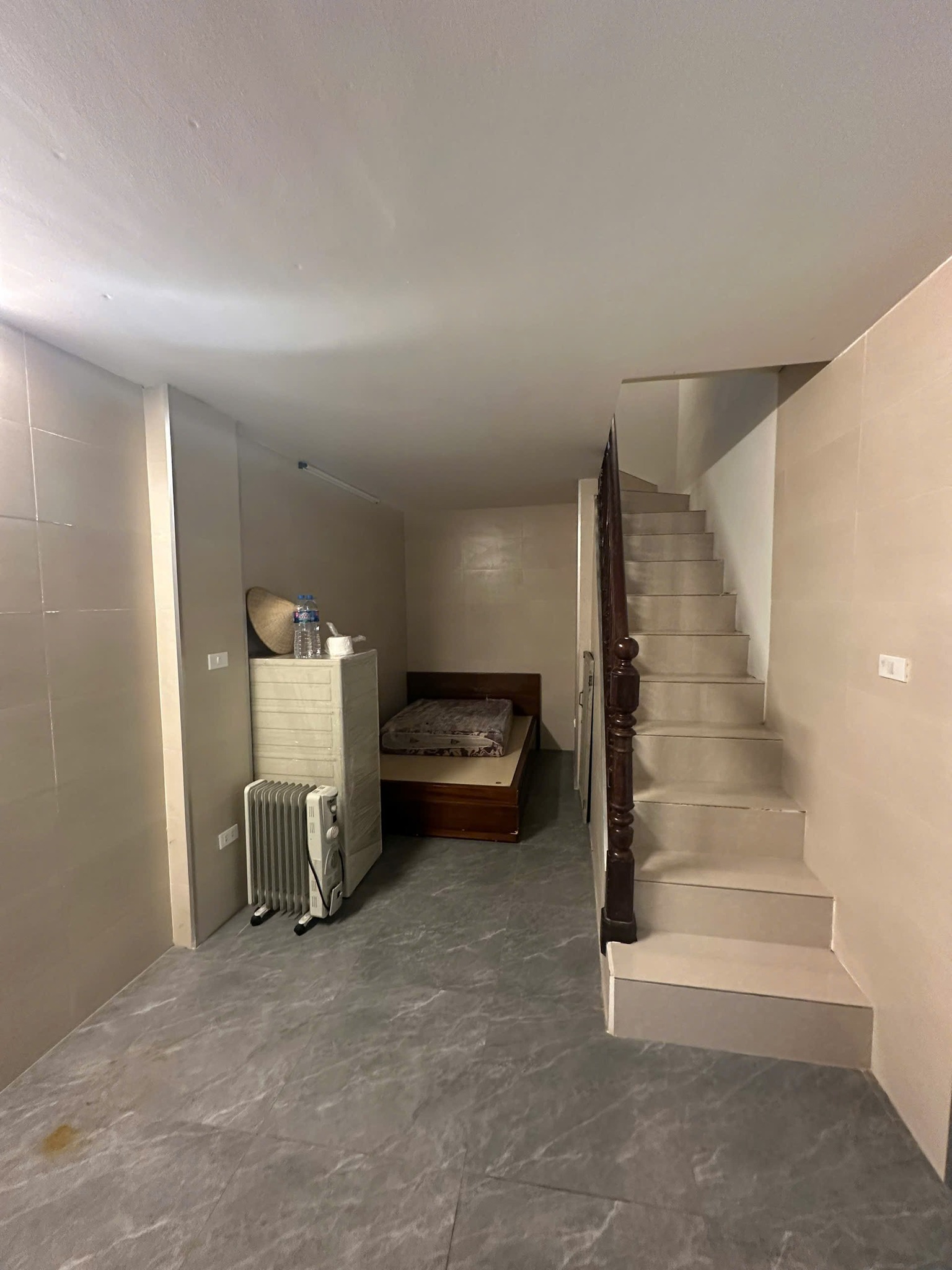 Cho thuê nhà ngõ Hai Bà Trưng 35m2, 2 tầng, 2 ngủ, 2 WC, 14 Triệu/tháng, 20m ra phố - Ảnh 4
